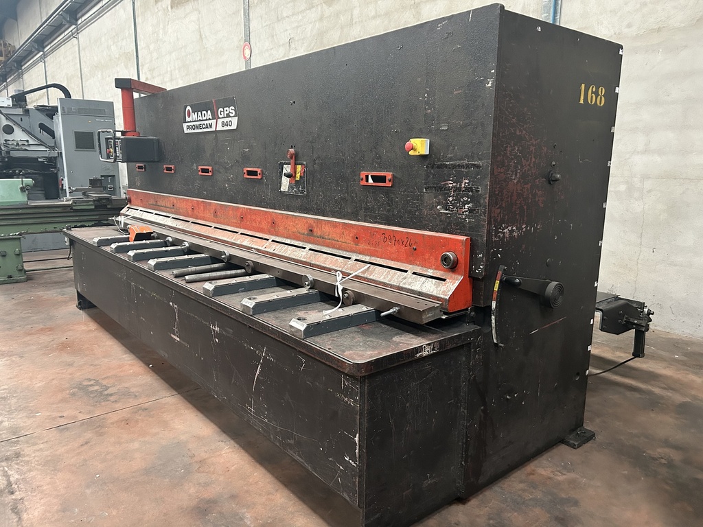 CISAILLE GUILLOTINE AMADA GPS 840