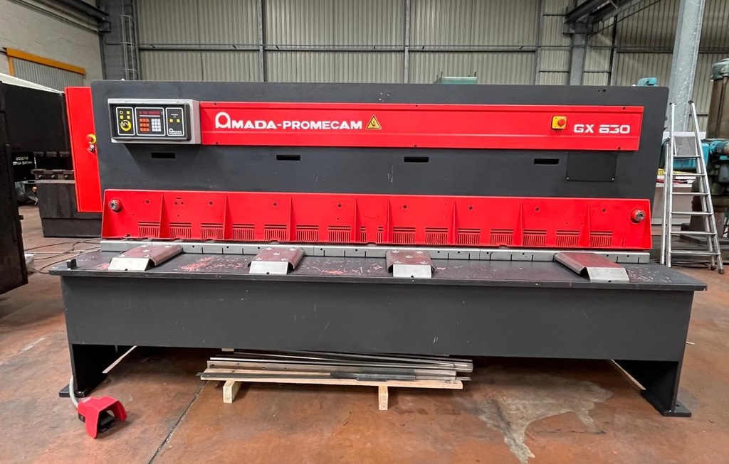 CISAILLE GUILLOTINE CN AMADA GX 840 (copie)